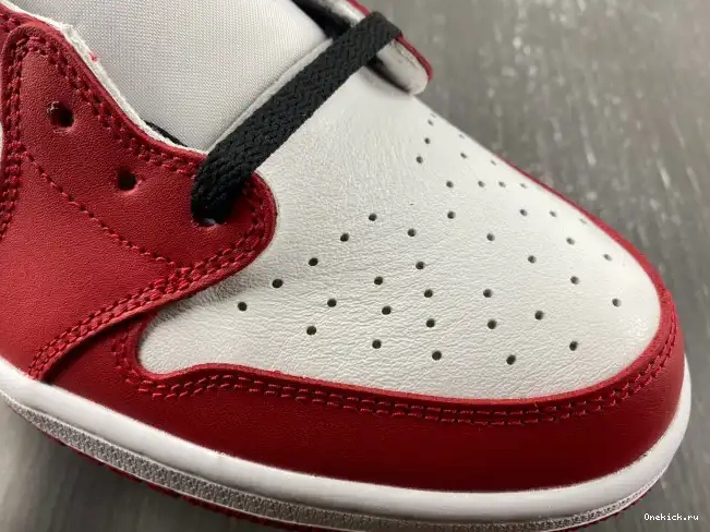 One Kick Air Chicago Retro 1 705329-600 Low Jordan 0621